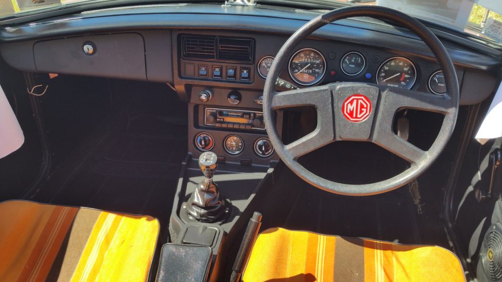 1981 MG B Roadster interior