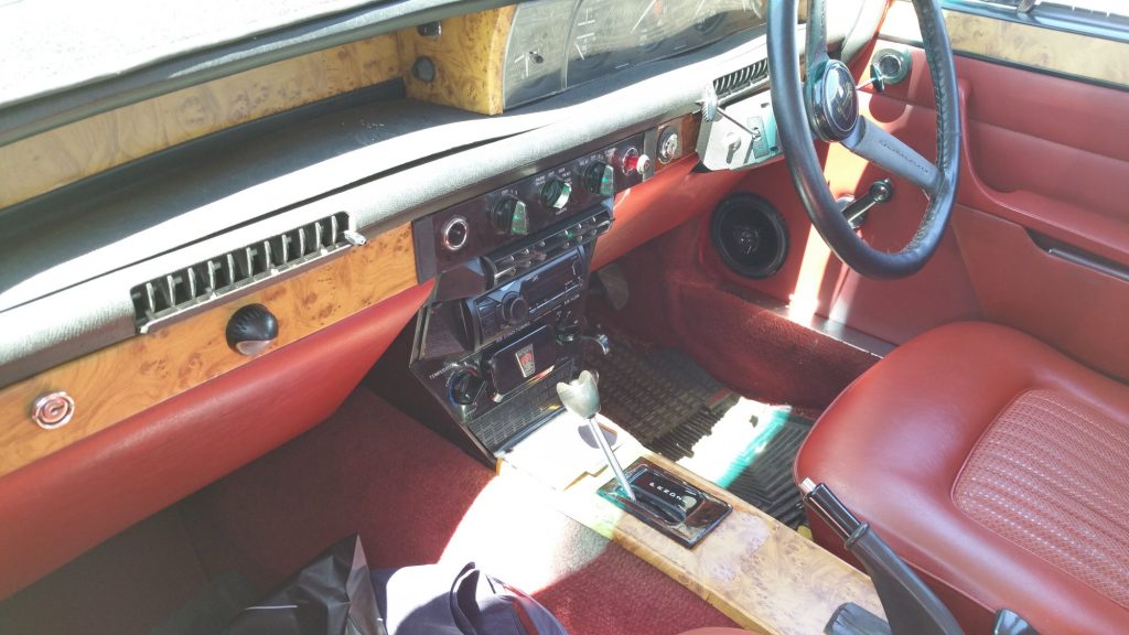 Rover P6 interior and dashboard with air conditioning