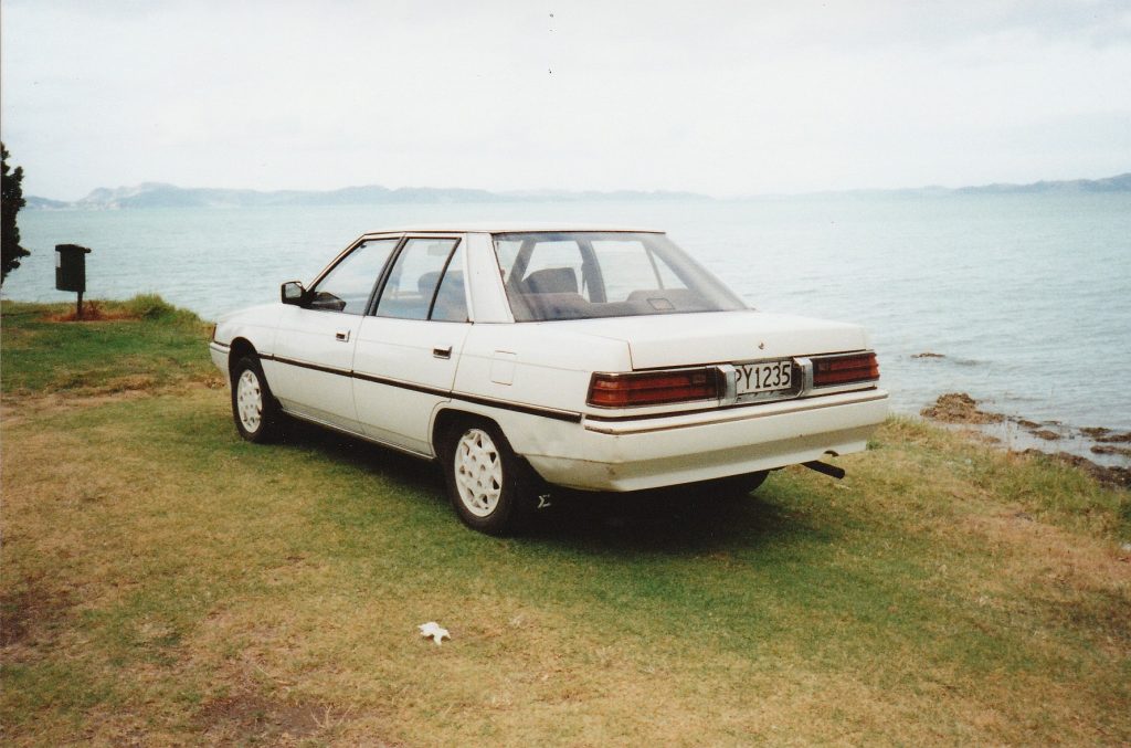 PY1235 - 1987 Mitsubishi Galant Eterna 1.8