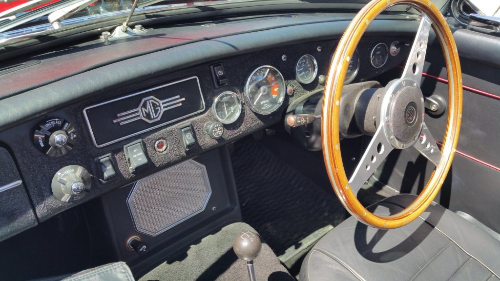 1969 MG C Roadster dashboard