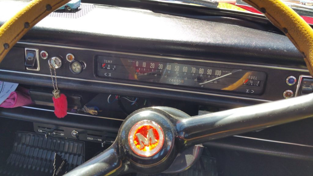 1970 Morris 1300 dashboard and speedo